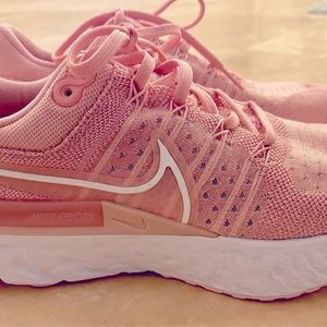 NEW 🎀 Nike React Infinity Flyknit Sneakers